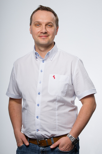 Piotr About